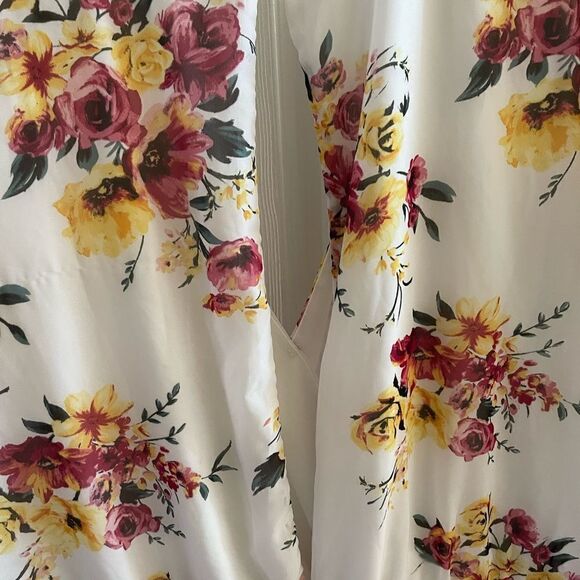 Bailey blue beige floral burgundy,yellow & green Romper fully lined V ne… - Picture 4 of 9